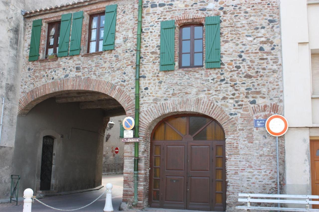 Hotel" La Tour De L'Horloge " Rivesaltes Exterior photo